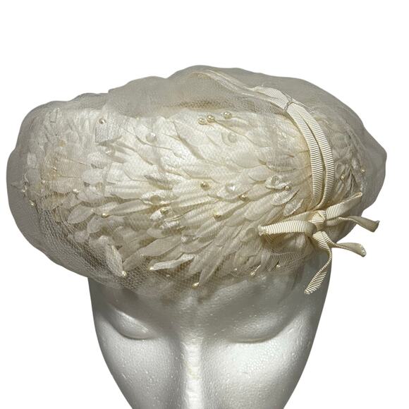 Vintage Mid Century White pillbox hat by Dana Marte bridal silk floral & beads - Picture 3 of 10